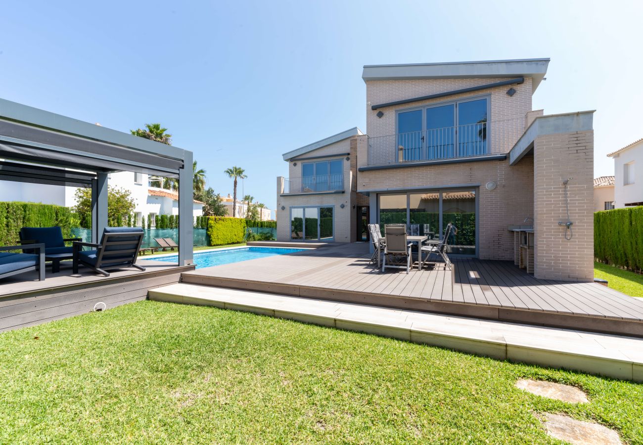 Villa en Oliva - Villa Beachside Retreat by ON Travel