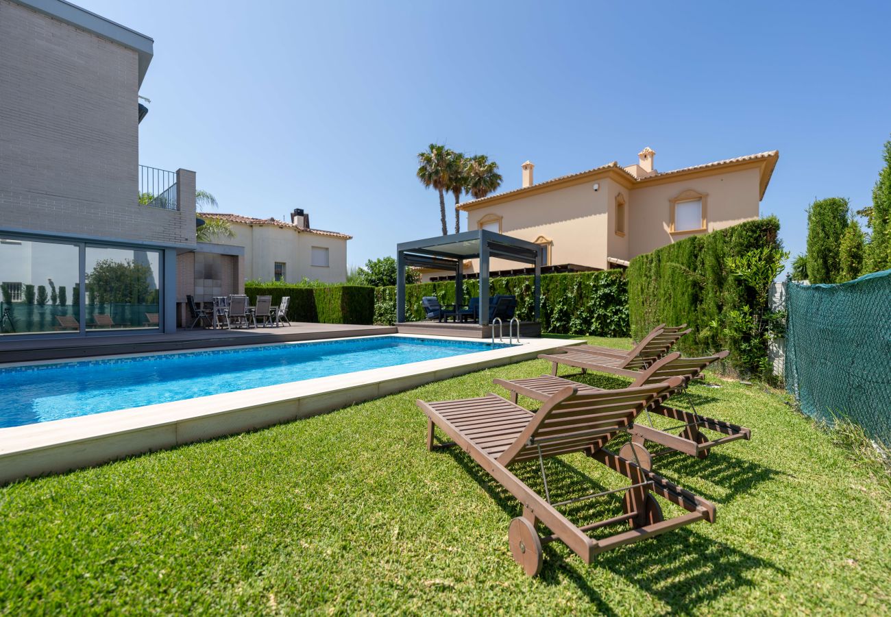 Villa en Oliva - Villa Beachside Retreat by ON Travel