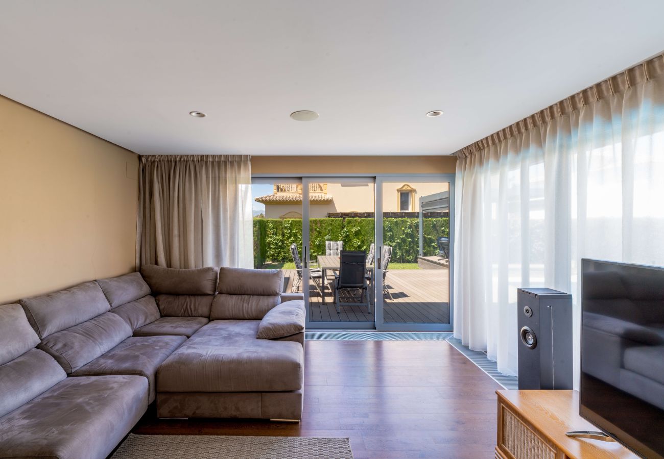Villa en Oliva - Villa Beachside Retreat by ON Travel