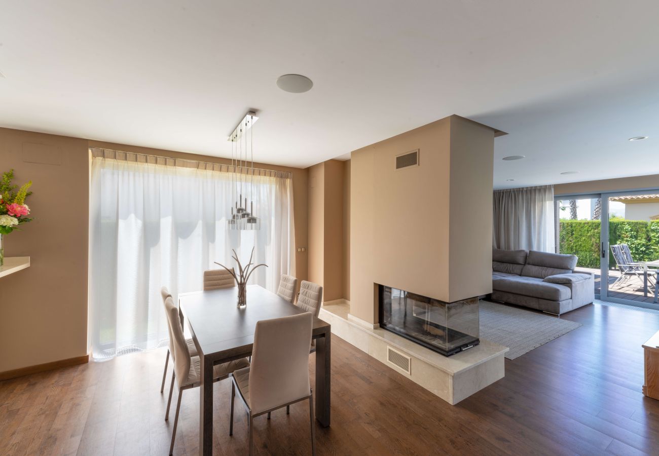 Villa en Oliva - Villa Beachside Retreat by ON Travel