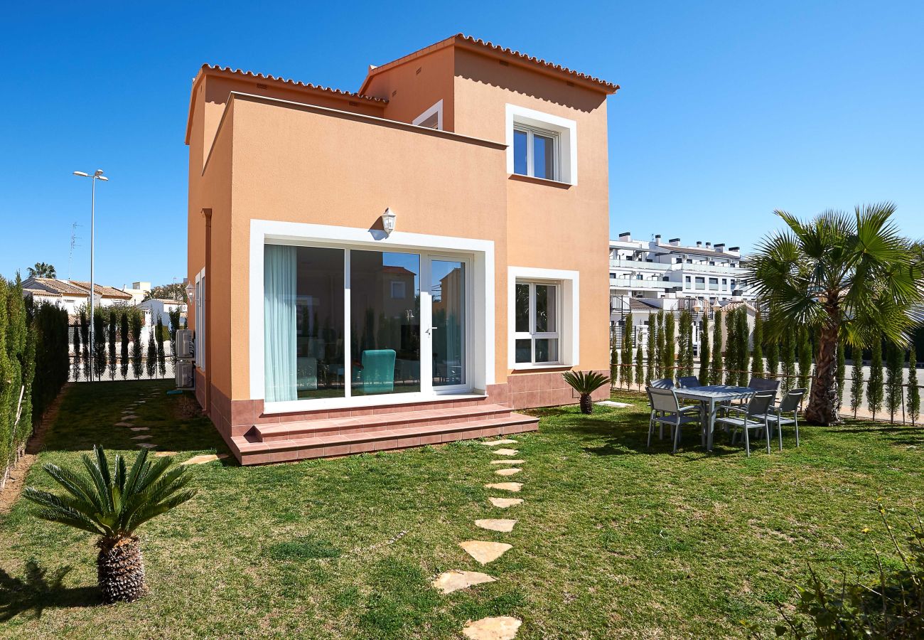 Bungalow in Oliva - Cascade by ON Travel