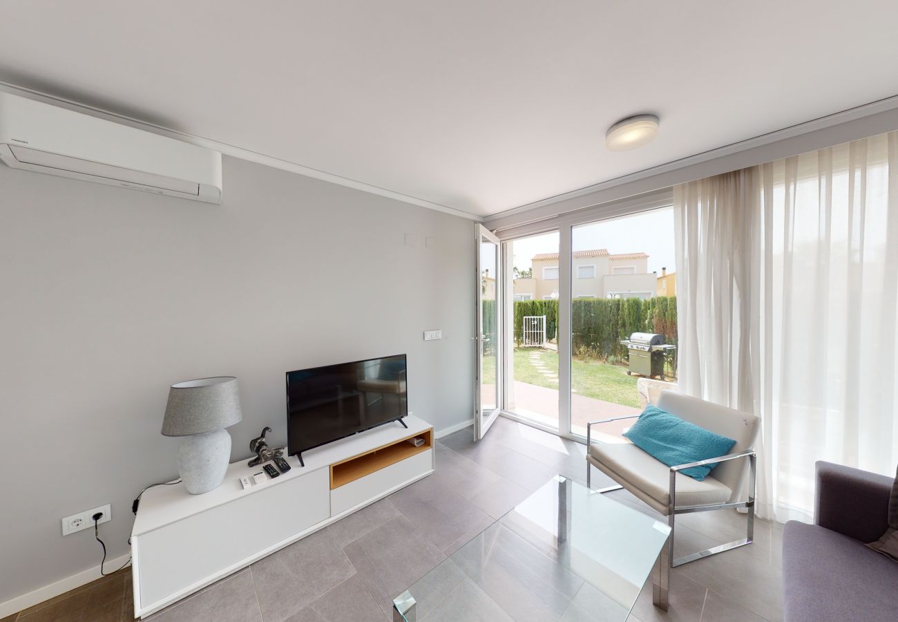 Bungalow in Oliva - Pinnacle by ON Travel