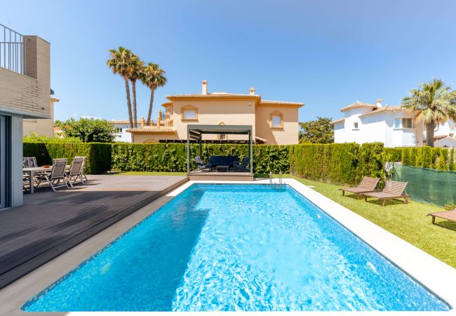 Villa in Oliva - Villa Beachside Retreat by ON Travel Villa in Oliva - Villa Beachside Retreat by ON Travel