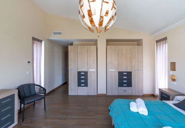 Villa in Oliva - Villa Beachside Retreat by ON Travel Villa in Oliva - Villa Beachside Retreat by ON Travel