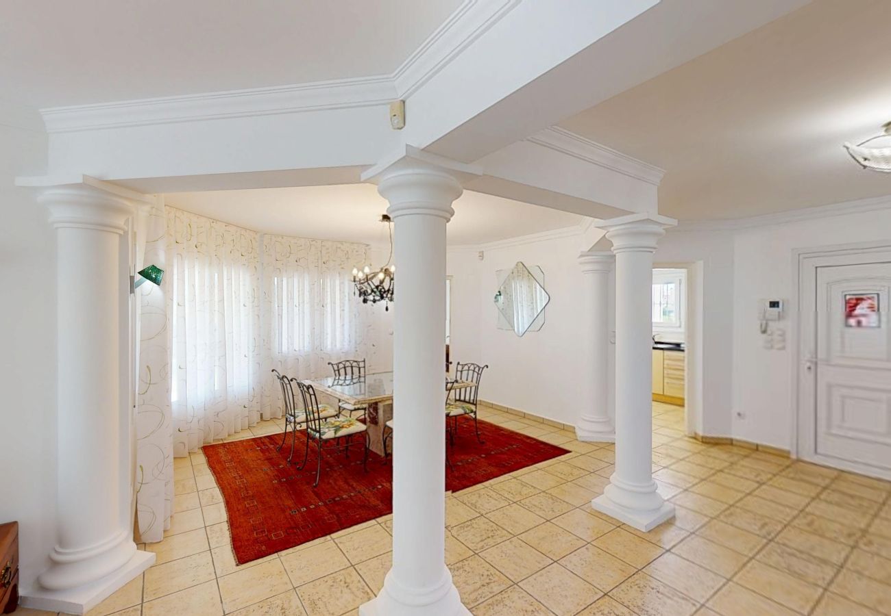 Villa in Oliva - Greenview Villa by ON Travel