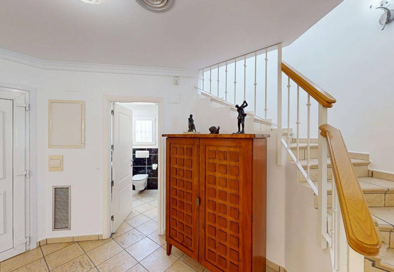 Villa in Oliva - Greenview Villa by ON Travel