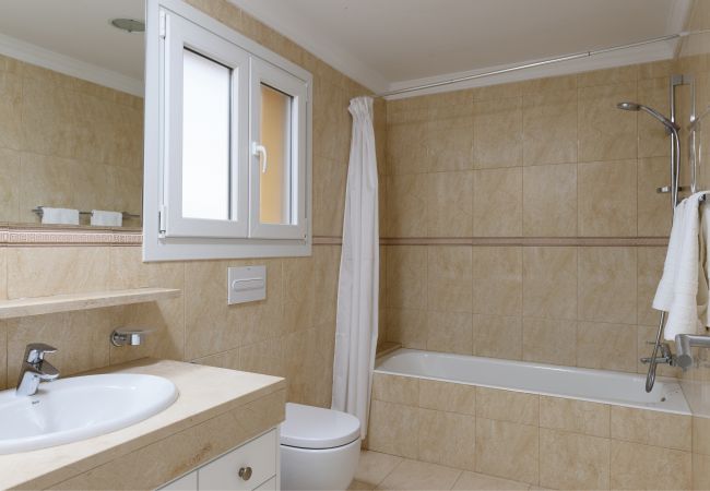 Villa in Oliva - Seraph by ON Travel Villa in Oliva - Seraph by ON Travel