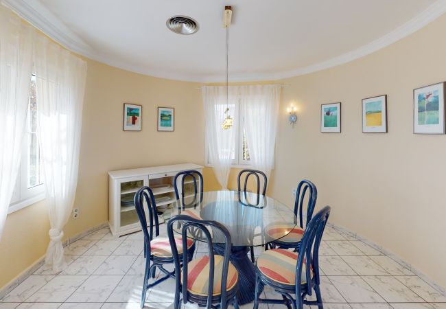Villa in Oliva - Villa Golden by ON Travel Villa in Oliva - Villa Golden by ON Travel