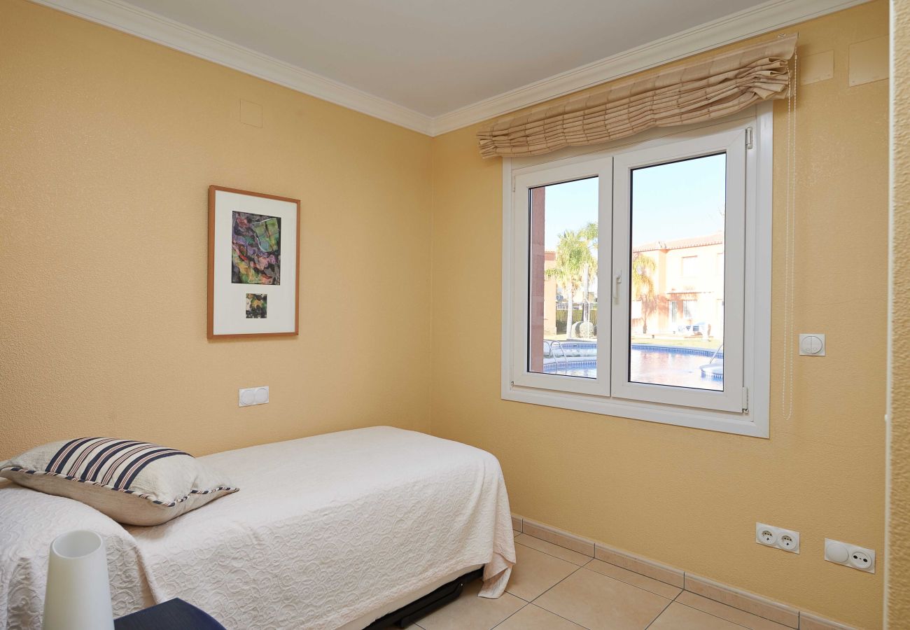 Apartment in Oliva - Yarrow by ON Travel