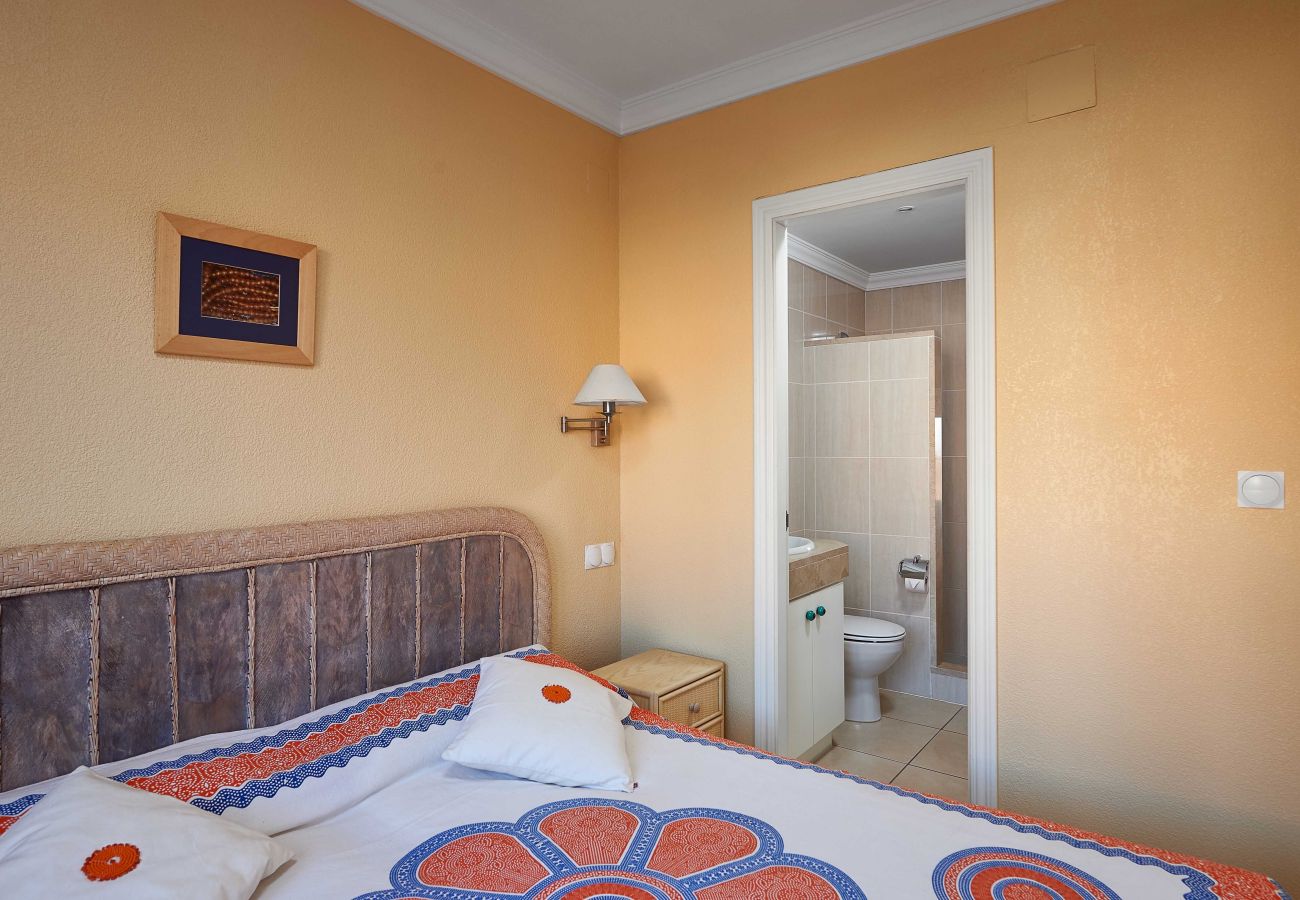 Apartment in Oliva - Yarrow by ON Travel