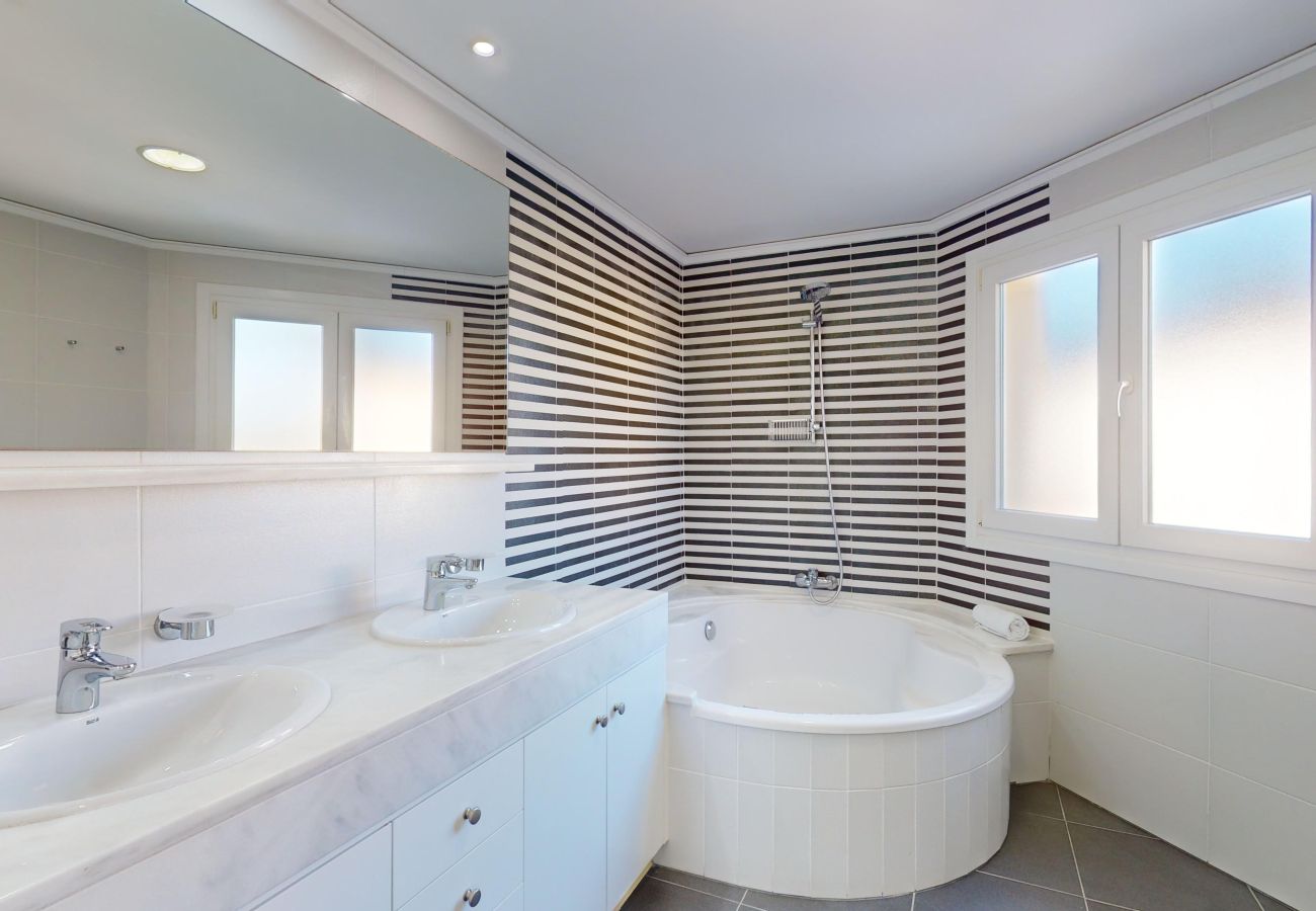 Villa in Oliva - Villa Barcelona by ON Travel
