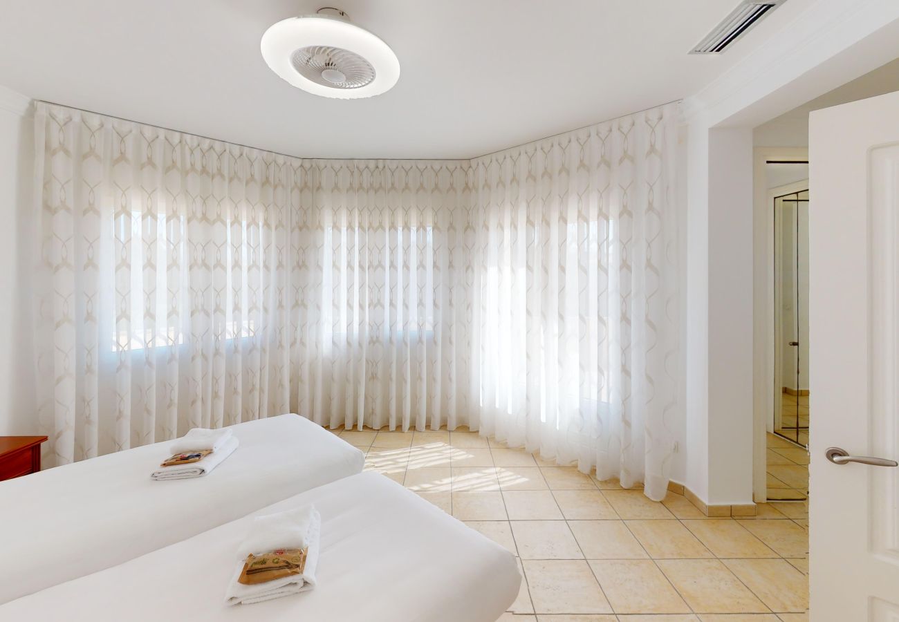 Villa in Oliva - Greenview Villa by ON Travel